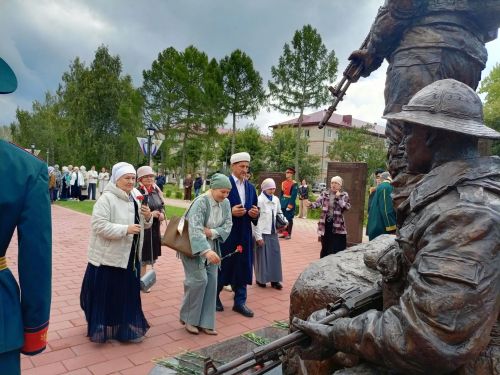 Ялчыгол укуларында катнашучылар Зәйнең истәлекле урыннарын карадылар