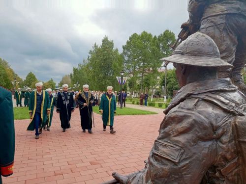 Ялчыгол укуларында катнашучылар Зәйнең истәлекле урыннарын карадылар