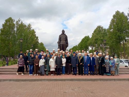 Ялчыгол укуларында катнашучылар Зәйнең истәлекле урыннарын карадылар