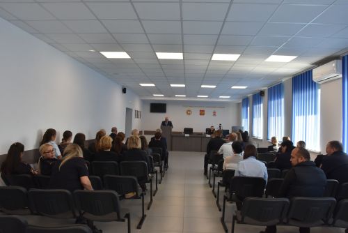 Район эчке эшләр бүлегендә җыелыш: хакимият һәм полиция диалогы
