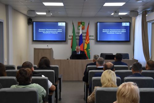 Район эчке эшләр бүлегендә җыелыш: хакимият һәм полиция диалогы