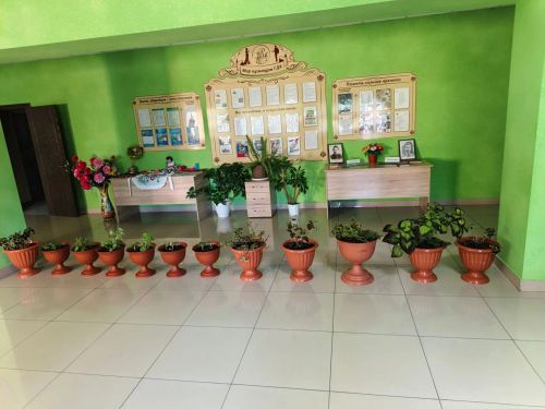 «Хезмәт десанты»: Шәһәр мәдәният йорты хезмәткәрләре өмәгә чыкты