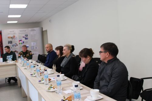 Геройларны кабул итү: район башлыгы ялга кайткан хәрбиләр белән очрашты