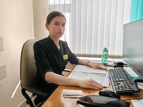 Молодой специалист Элина Габитова трудоустроилась в Заинскую ЦРБ