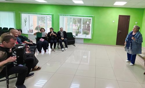 Жители микрорайона Мирный собрались на поэтическую гостиную «Пою моё Отечество»