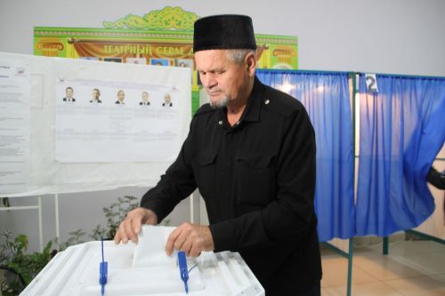 Аксарлылар чират торып сайлый