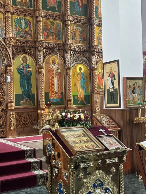 Зәйдә Изге Мәрьям Ананың «Янмый торган купина» образы алдында дога кылдылар