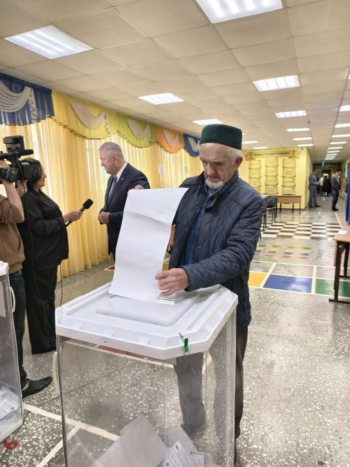 Глава Заинского района Разиф Каримов проголосовал на выборах