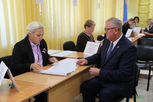 Глава Заинского района Разиф Каримов проголосовал на выборах