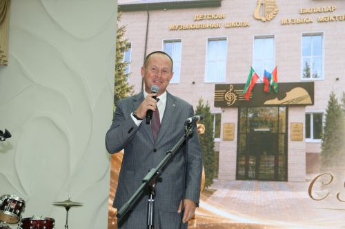 Зәйдә балаларны музыка сәнгатенә өйрәтүчеләр хөрмәтләнде