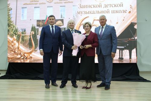 Зәйдә балаларны музыка сәнгатенә өйрәтүчеләр хөрмәтләнде
