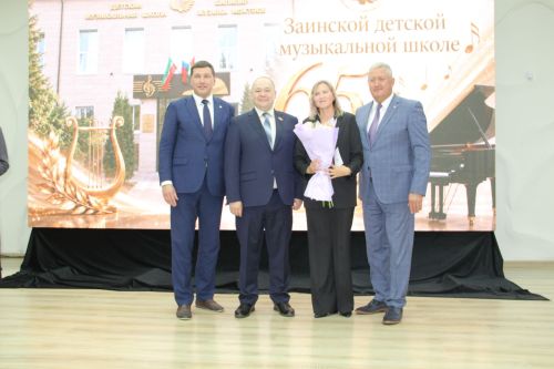 Зәйдә балаларны музыка сәнгатенә өйрәтүчеләр хөрмәтләнде