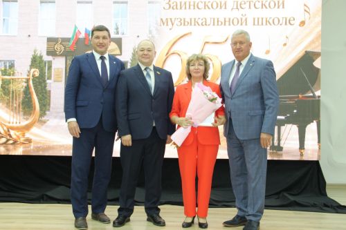 Зәйдә балаларны музыка сәнгатенә өйрәтүчеләр хөрмәтләнде