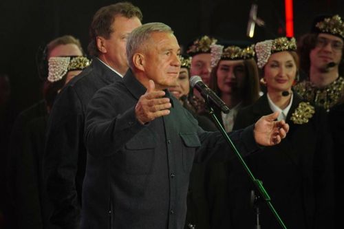 Рустам Минниханов поблагодарил татарстанцев за участие в выборах