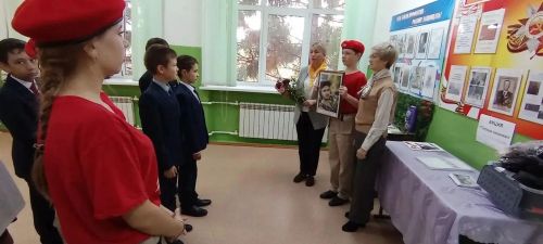 Уроки мужества в Верхненалимской школе посвятили памяти земляка