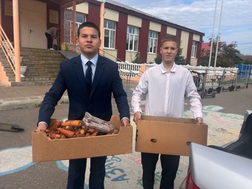 Зәйнең 5нче мәктәбе хәрбиләргә ярдәм итә