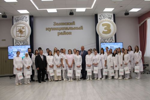 Зәйдә сәламәтлек саклау тармагына эшкә килгән яшь белгечләрне хөрмәтләделәр