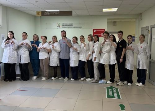 Заинские медики провели зарядку и флешмоб ко Всемирному дню сердца