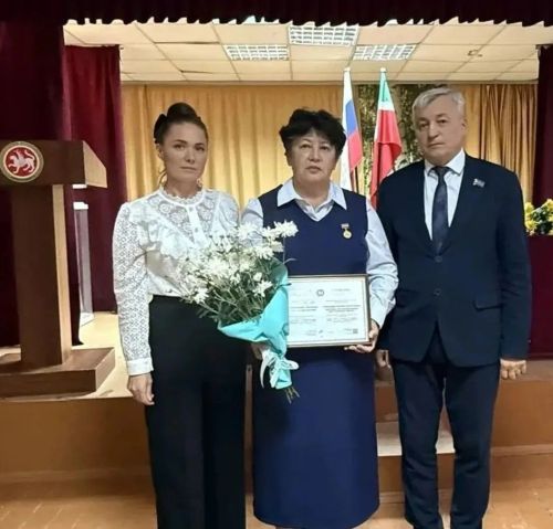 Поручик җирлегендә яшәүче өч кеше республиканың Мактау тактасына кертелде