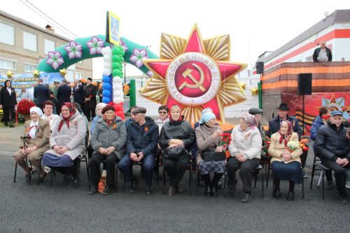 Фоторепортаж с митинга в честь юбилейного Дня Победы в Старом Заинске