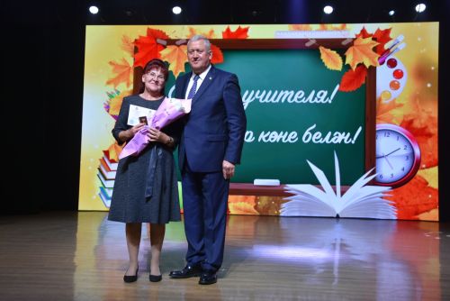 День учителя в Заинске