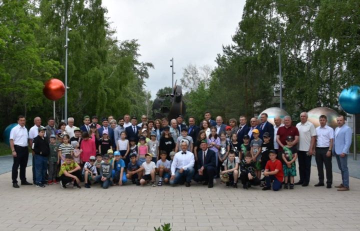 В Заинск на празднование Сабантуя приехали космонавты-испытатели