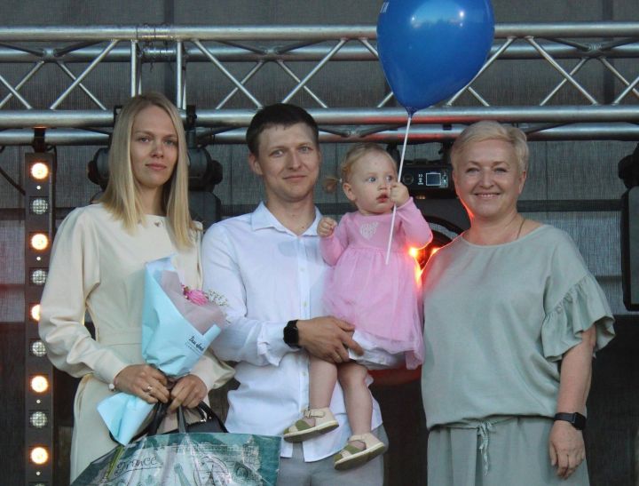 На праздновании Дня молодежи в Заинске чествовали семьи и активистов