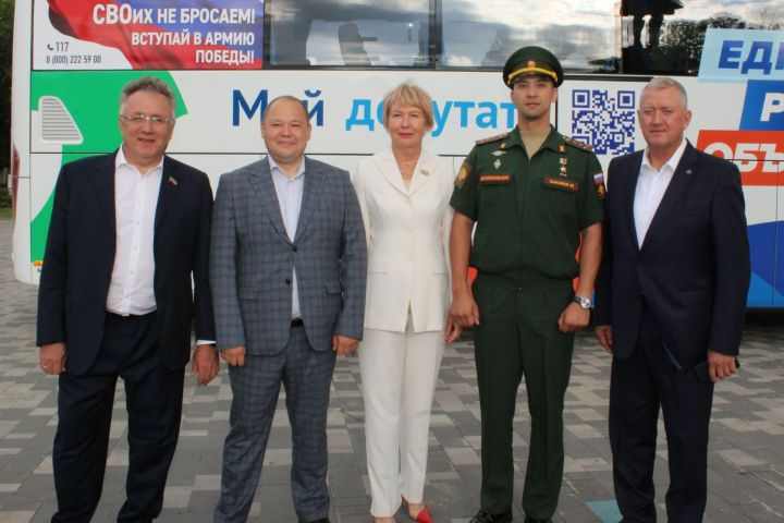 В Заинске прошел автобусный марафон: реконструкция Заинской ГРЭС и строительство объездной дороги — главные мечты заинцев
