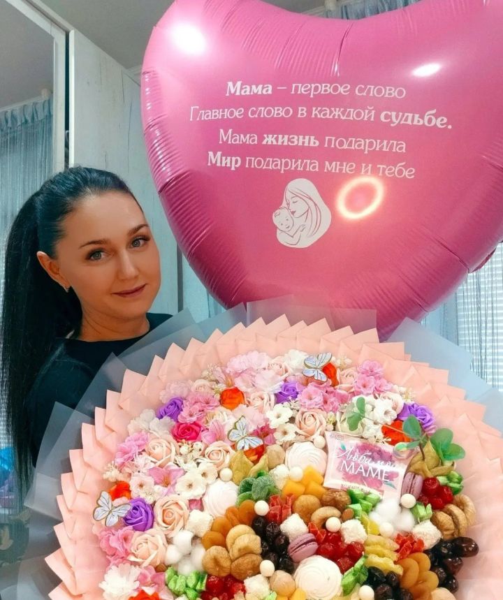 Айгуль Охотникова из Заинска создает «вкусные» букеты, необычные подарки и композиции из воздушных шаров