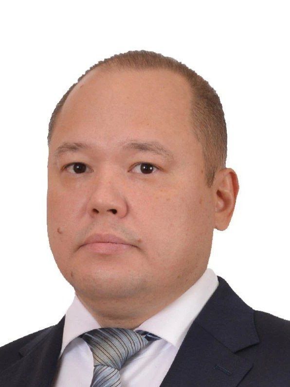 Поздравление с 8 марта депутата Государственного Совета Республики Татарстан Рияза Фоатовича Комарова