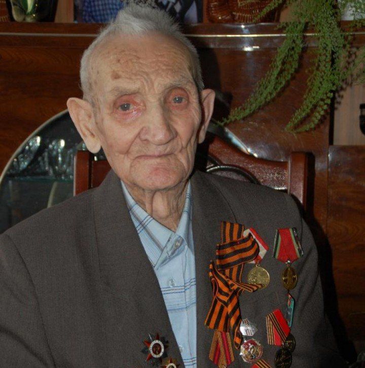 До 103 лет ветерану ВОВ Александру Шмонову  оставалось немного