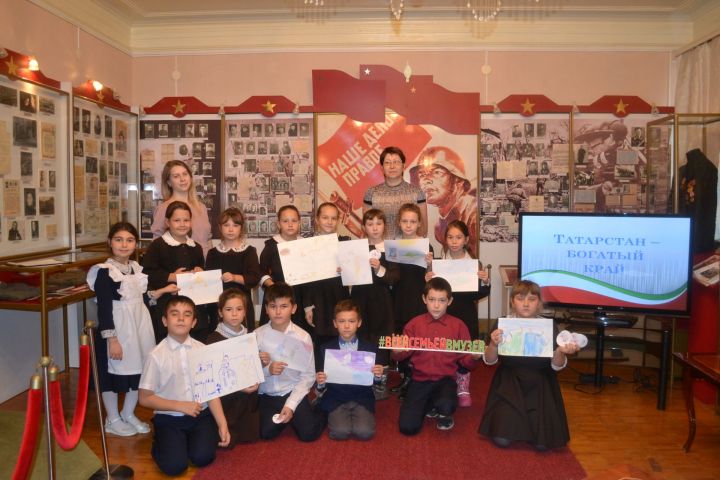 Школьники представили, как будет выглядеть Заинск в ближайшие годы, и нарисовали "Город будущего"