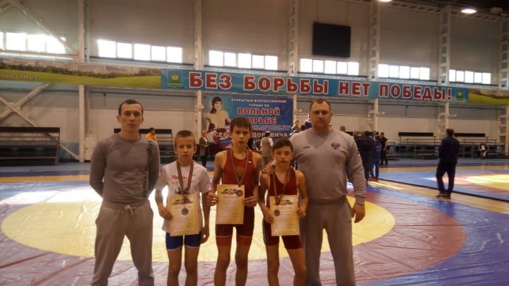 Заинские борцы выступили на лично-командном Кубке Татарстана