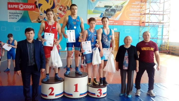Заинские борцы стали призерами Всероссийского турнира