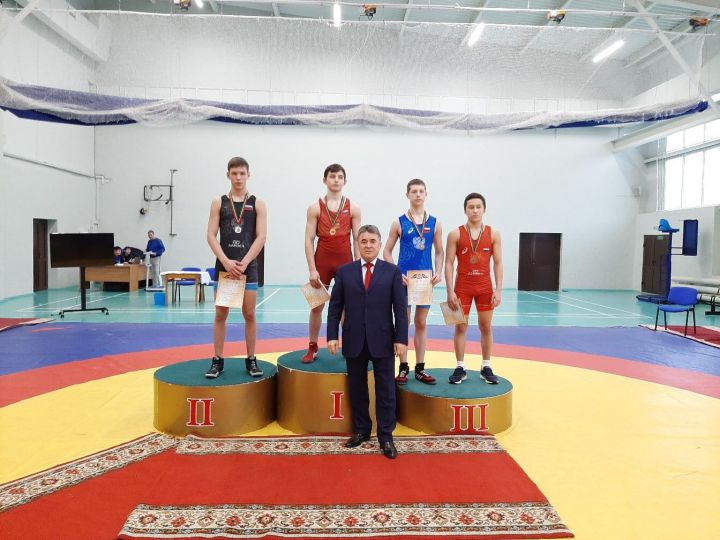 Заинец стал бронзовым призером соревнований по греко-римской борьбе
