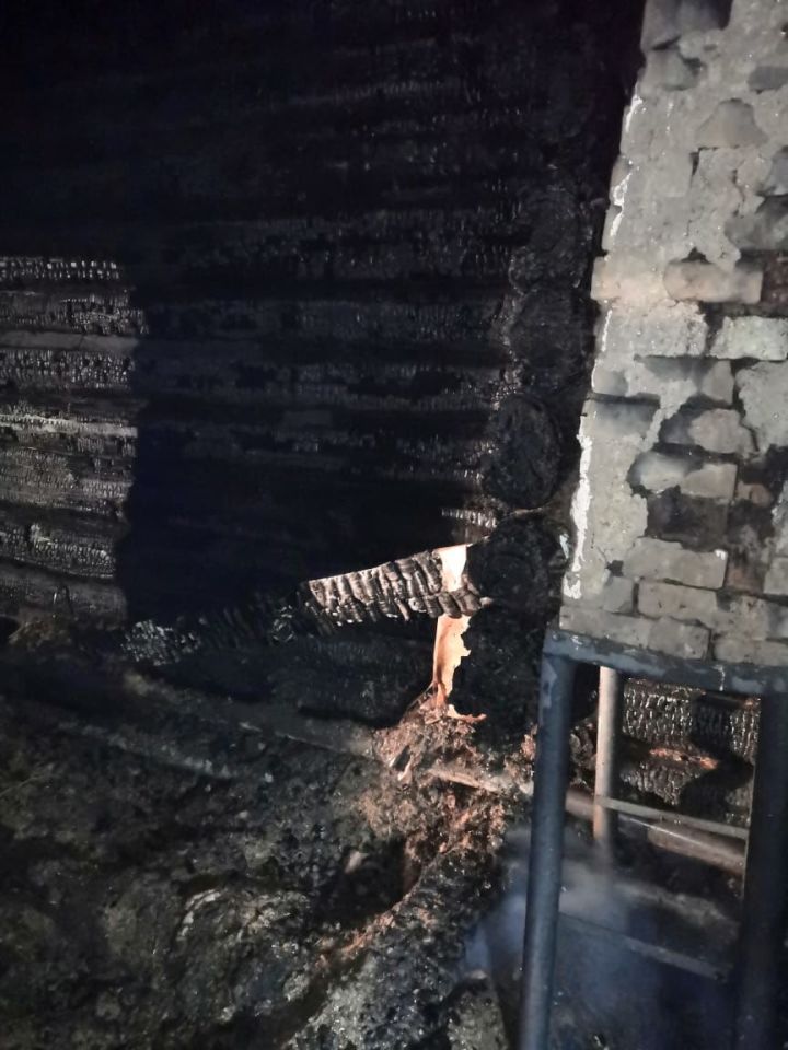 Житель Заинского района погиб во время пожара в доме