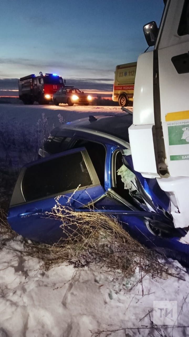 На трассе в Татарстане водитель легковушки погиб, столкнувшись с «КАМАЗом»