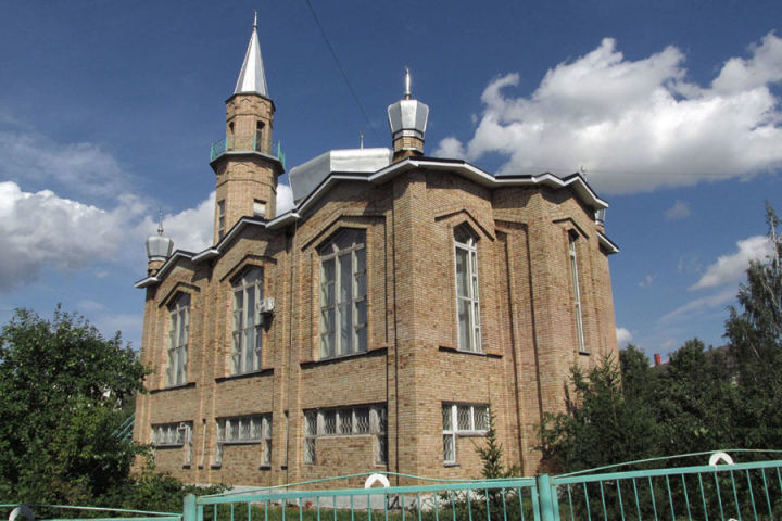 27 лет заинская мечеть является центром духовного возрождения для заинских мусульман