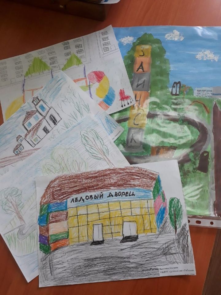 Дети рисуют Заинск для конкурса газетчиков