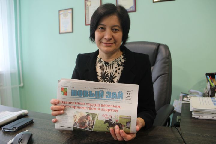 Заинский нотариус Дания Низамова поддержала благотворительную акцию «Подари подписку»