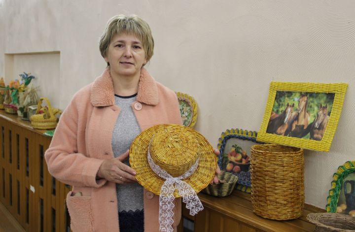 Жительница заинского села дарит газетам новую жизнь