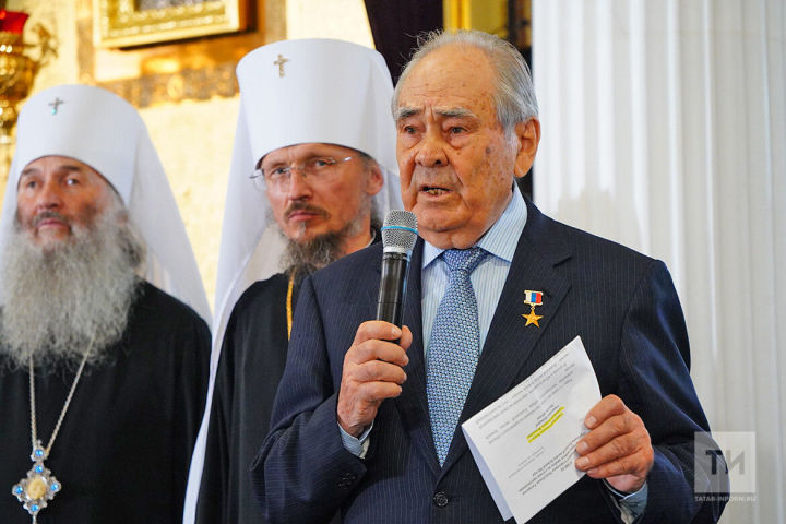Минтимер Шаймиев поздравил православных с Днем Казанской иконы Божией Матери