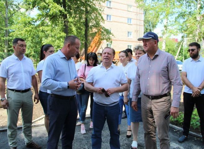 В Заинске новые социальные объекты осмотрел депутат Госдумы РФ
