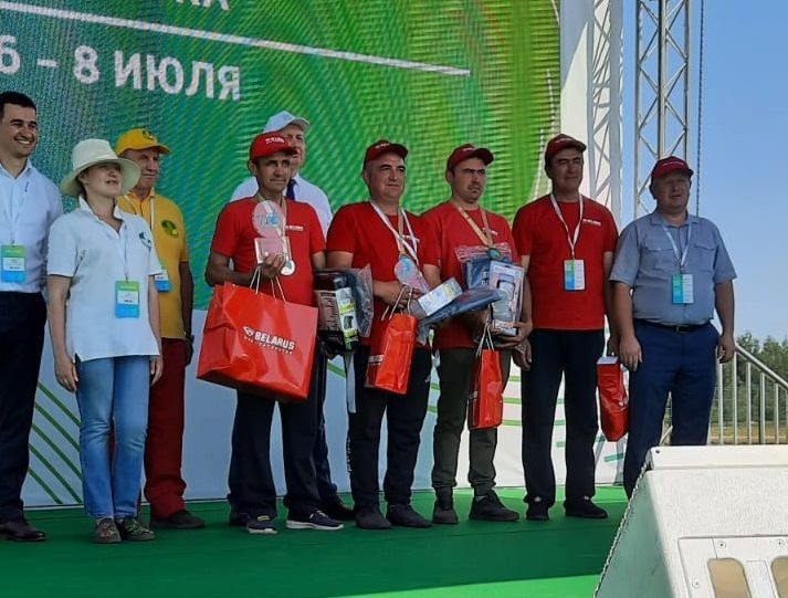 Заинский тракторист стал победителем конкурса «Трактор-шоу»