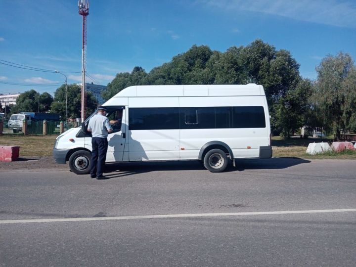 В Заинске сотрудники полиции оштрафовали трех водителей автобусов
