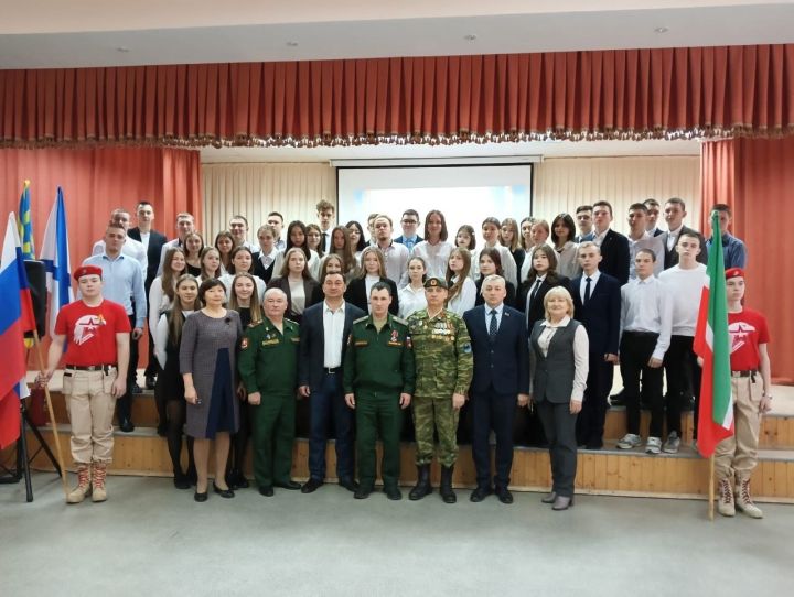 Федераль канал Зәйдән махсус хәрби операциядә катнашкан егет турында фильм төшерә