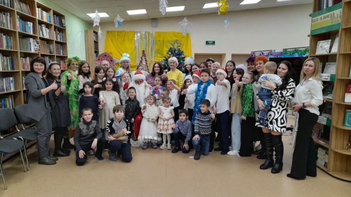 Китапханәчеләр балаларга бәйрәм оештырды