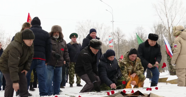 В Заинске почтили память защитников Отечества