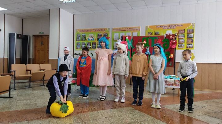 Сарсаз-Баграж балалары әкият сәхнәләштереп күрсәтте