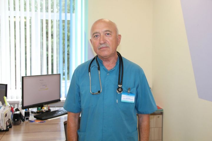 Врач-педиатр Григорий Абрамов: «Важно знать, как правильно подготовить ребенка к прививке»